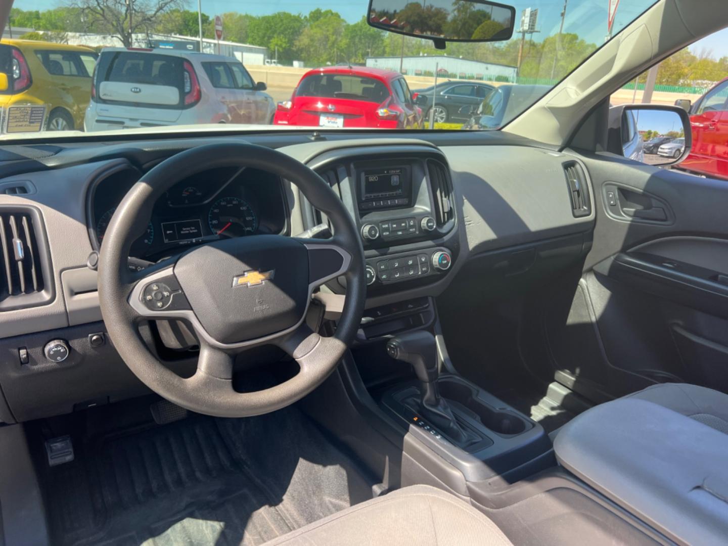 2016 WHITE Chevrolet Colorado Work Truck Ext. Cab 2WD (1GCHSBEA2G1) with an 2.5L L4 DOHC 16V GAS engine, 6A transmission, located at 420 I-35E, Lancaster, TX, 75146, (469) 297-4144, 32.593929, -96.823685 - Photo#5